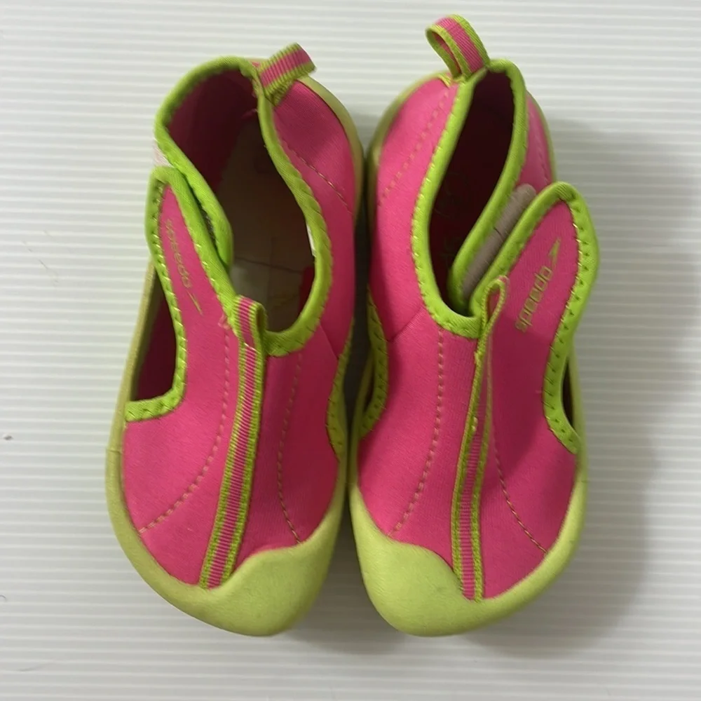 Speedo kids girls water shoes, little girls 9/10